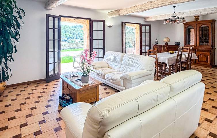 Location de vacances pour 6 personnes, avec terrasse ainsi que piscine et jardin à Cabasse - 3