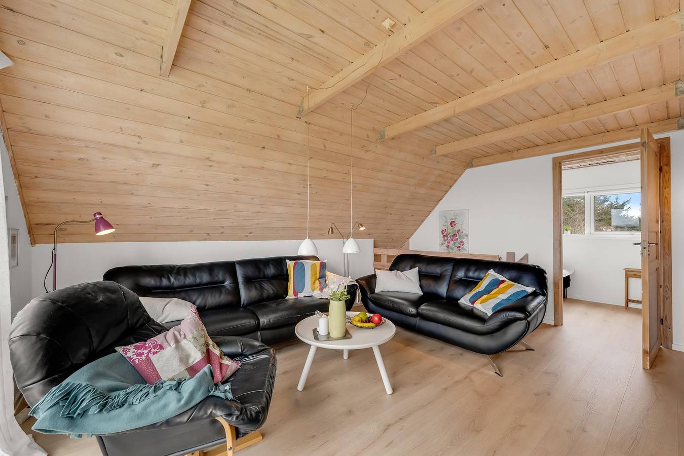Lovely holiday home with a view of the fishing lake and the fjord. in Stauning, Ringkøbing fjord