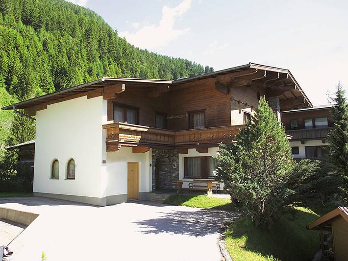 Ferienhaus für 18 Personen, mit Balkon und Terrasse in Hintertux