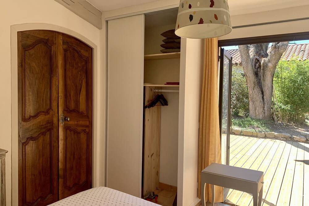 Appartement entier, Cosy 2 pièces rénové expo Sud Clim. terrasse & jardin privés Parking à 8mn D'Aix in Ventabren, Côte méditerranéenne (France)