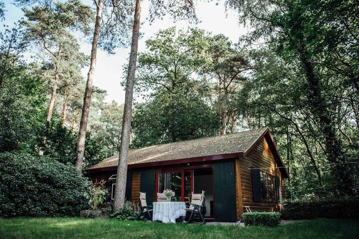 Vakantiepark voor 5 personen, with Balkon and Terras as well as Tuin and Uitzicht in Oisterwijk