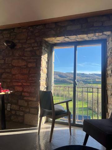 Gîte pour 2 personnes, avec terrasse et vue à Montrozier