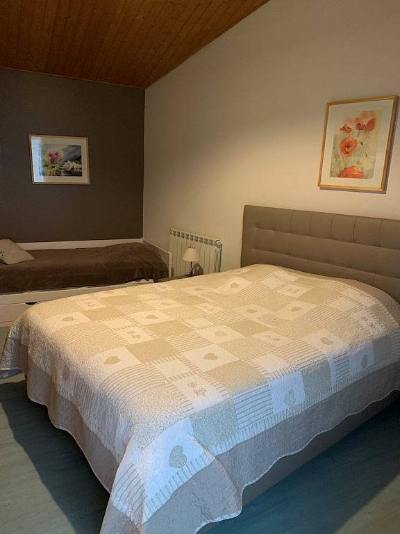 Gîte pour 5 personnes, avec jardin dans Rhône - 4