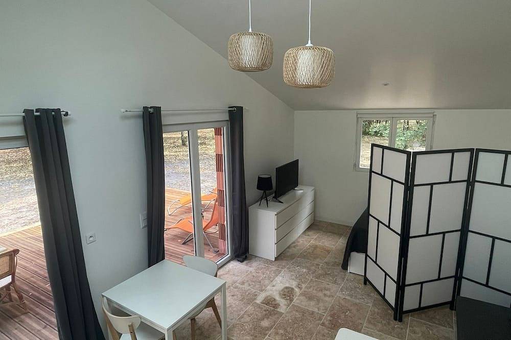Appartement Iii zw. Bordeaux & Atlantik  - Tiny House \"Rosa\" in Brach, Regionaler Naturpark Médoc