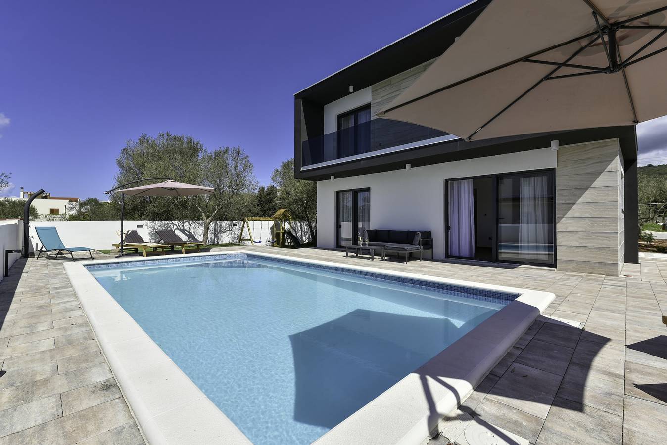 Villa Sunflower with pool in Sukosan, Zadar
