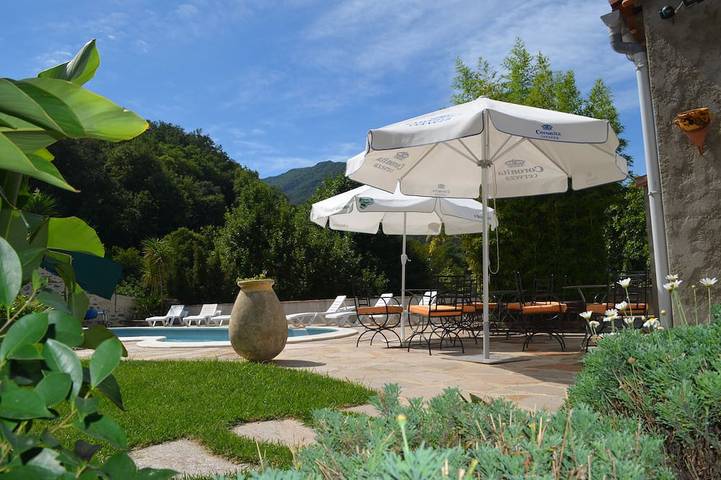 Appartement de vacances pour 6 personnes, avec jacuzzi ainsi que terrasse et piscine
