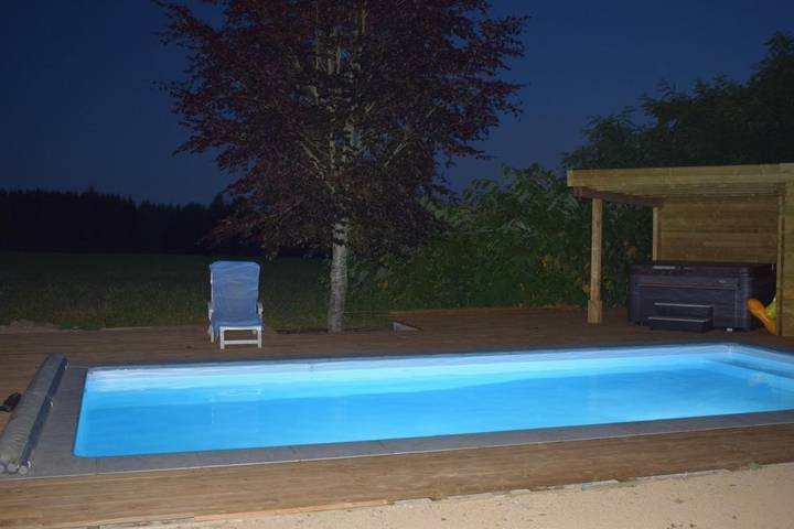 Location de vacances pour 4 personnes, avec jardin et sauna ainsi que vue et piscine à Bouillon - 4