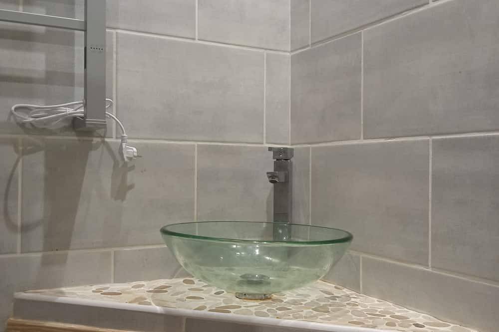 Entire apartment, Charmant Studio Atypique, au Coeur d' une rue Commerçante in Équeurdreville-Hainneville, Cherbourg-en-Cotentin