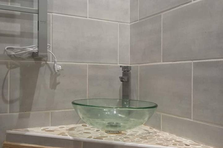 Appartement entier, Charmant studio, au coeur d' une rue commerçante, à 2 pas de Naval Group in Équeurdreville-Hainneville, Cherbourg-en-Cotentin