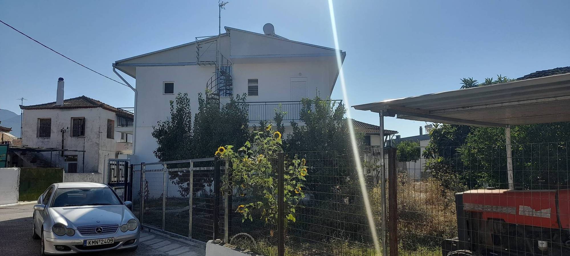 Ruime kamer met slaapbank vlak bij luchthaven Kalamata, Messinia in Kalamata, Messenia