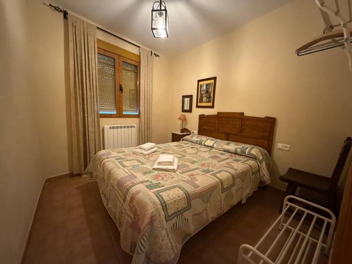 Casa rural para 6 personas, con vistas además de piscina y jardín en La Iruela - 4