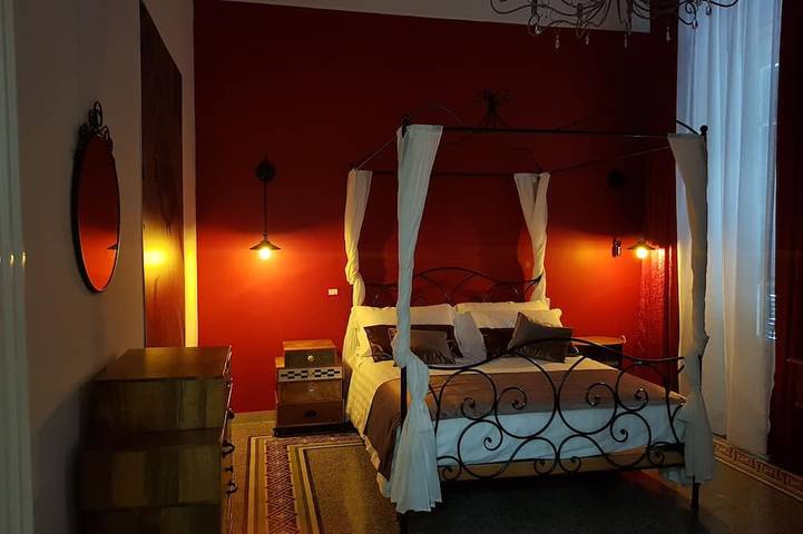 Ferienwohnung für 6 Personen, mit Balkon in Neapel