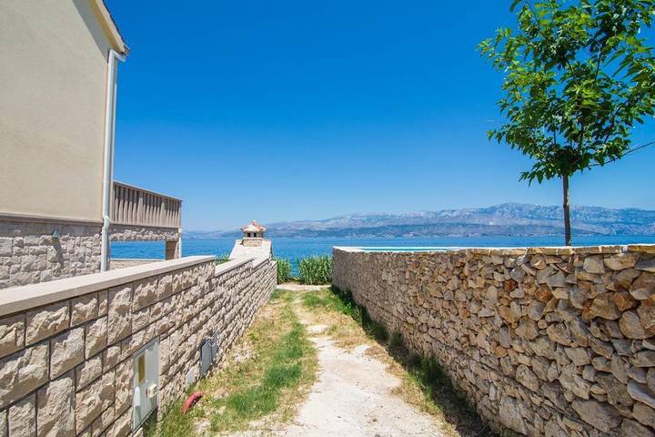 Appartement entier, Appartement de deux chambres prés de la plage Splitska, Brac A-22683-a in Supetar, Brac
