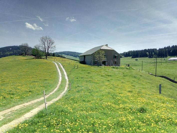 Gîte pour 4 personnes, avec Terrasse et Jardin ainsi que Sauna et Vue à Saint-Cergue