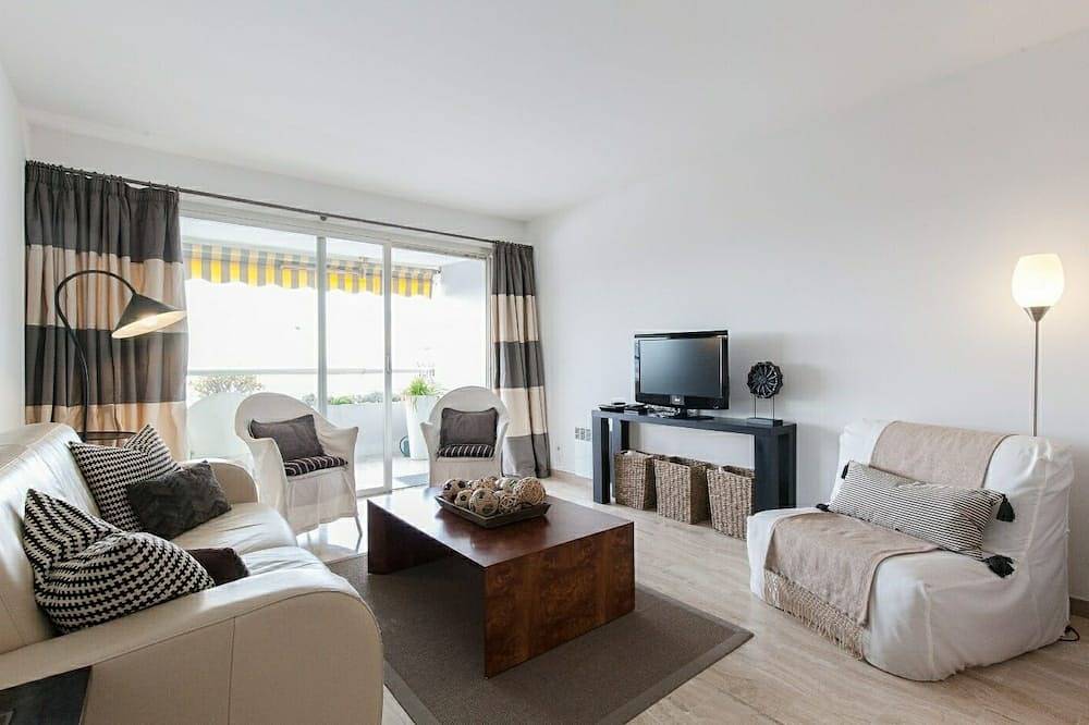 Appartement entier, Appartement de 55m2 avec vue mer panoramique in Villeneuve-Loubet Plage, Villeneuve-Loubet