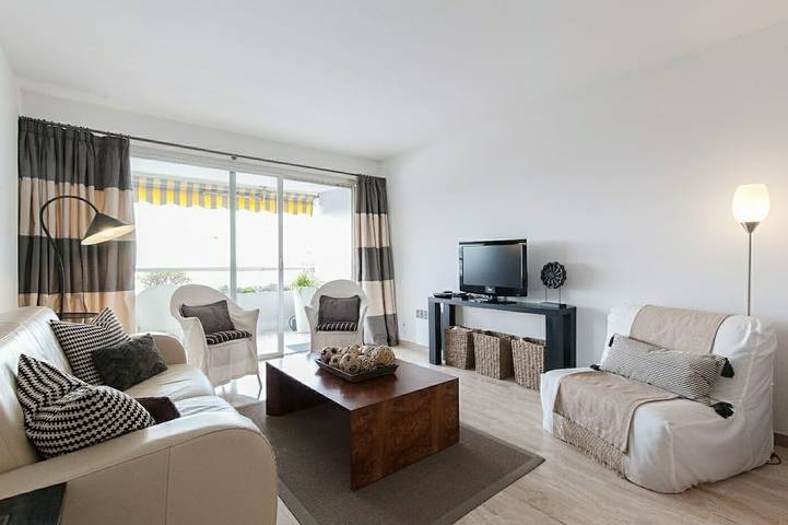 Ganze Wohnung, Luxuriöse 55m2 Panorama-Wohnung mit Meerblick in Villeneuve-Loubet Plage, Villeneuve-Loubet