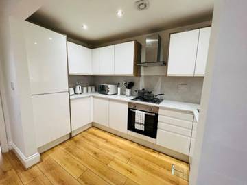 Holiday Home for 9 People in Birmingham, Birmingham Area, Photo 3