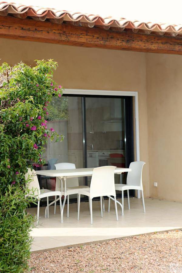 Location de vacances pour 7 personnes, avec vue ainsi que jardin et piscine, animaux acceptés à Lecci - 4