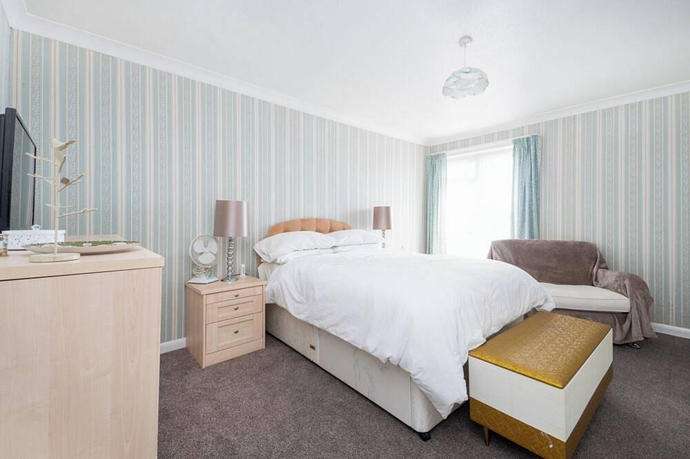 Amazing Beachside 2Bd Family Home with Garden in Botany Bay, Kent