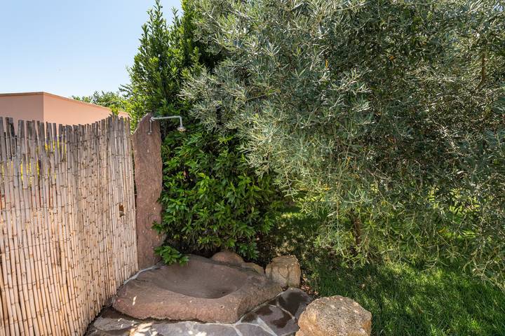 Casa vacanze in posizione tranquilla con Wifi, giardino e terrazza; posti auto disponibili in Porto Pino, Sant'Anna Arresi