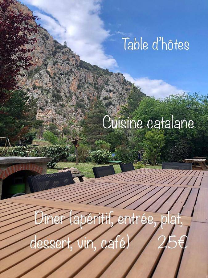 Location de vacances pour 2 personnes, avec vue ainsi que piscine et jardin à Fuilla - 4