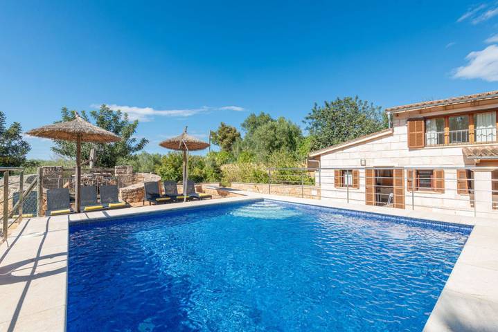 Residence for 8 people, with balcony/terrace and pool - 1