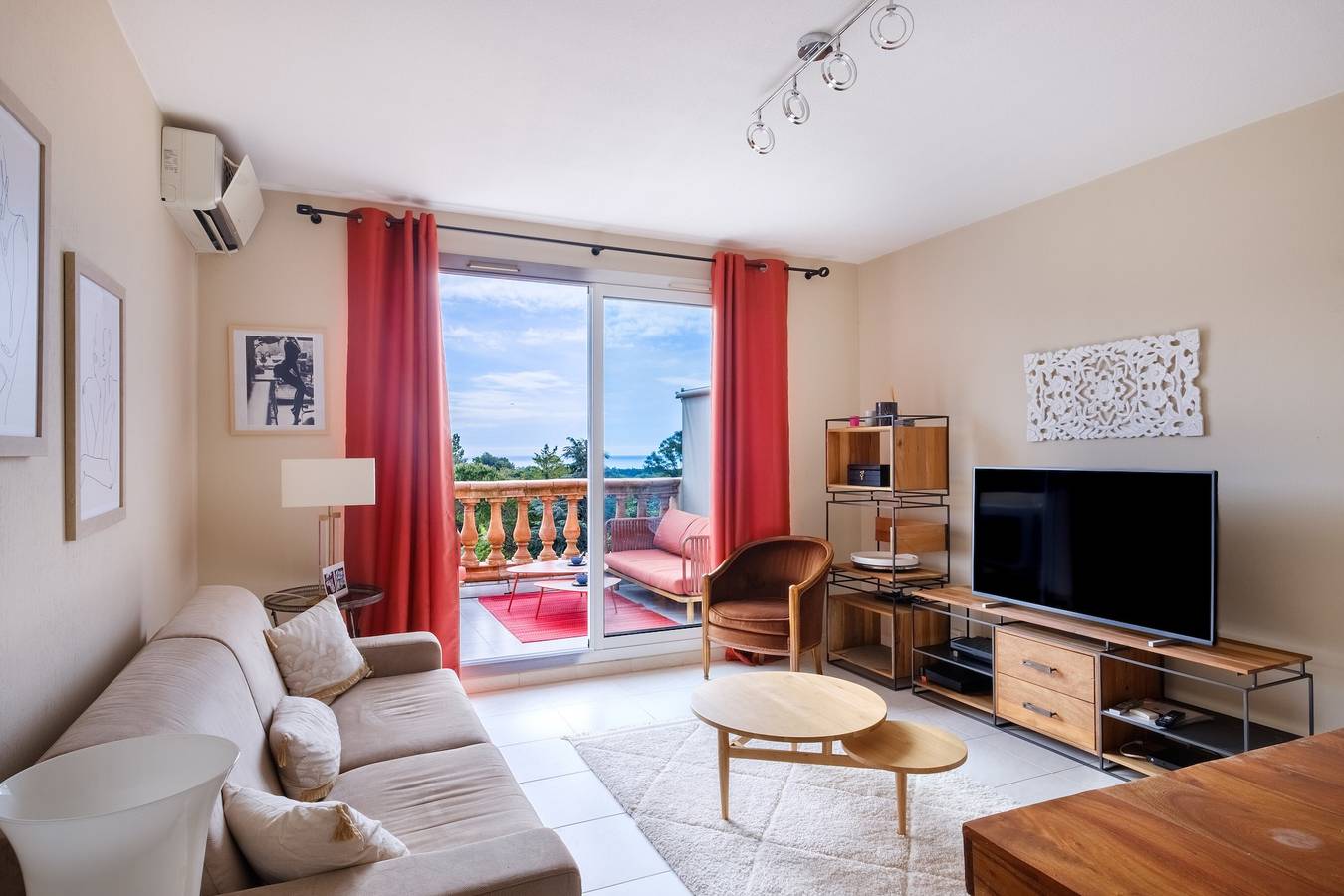 Ganze Wohnung, Ferienwohnung 'Vaugrenier Presidences' mit Meerblick, Wi-Fi und Klimaanlage in Villeneuve-Loubet, Mittelmeerküste (Frankreich)