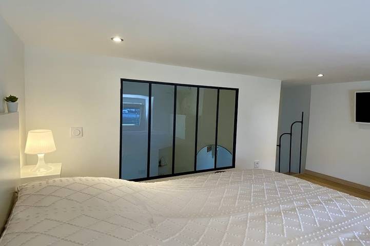 Appartement entier, Charmant studio, à la gare de Grenoble avec mezzanine in Grenoble, Isère