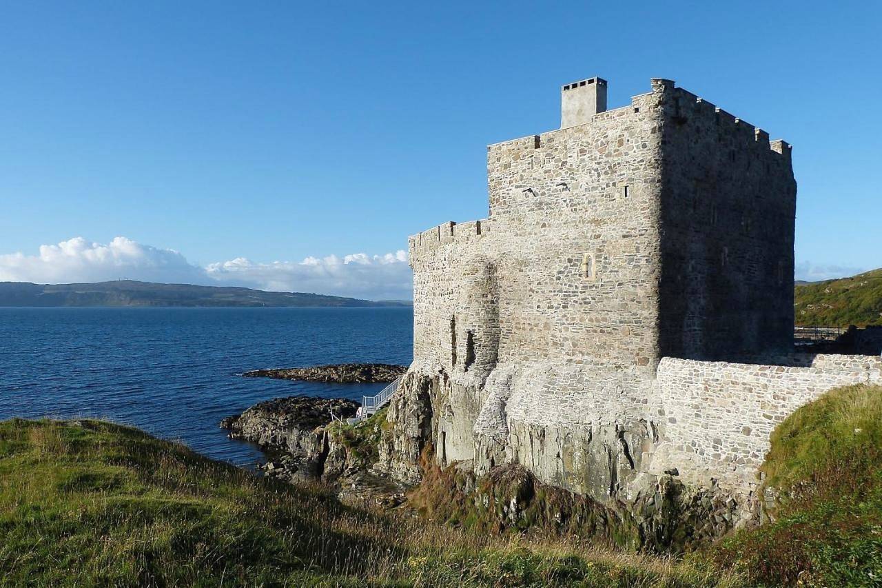 Mingary Castle - Restaurant with Rooms in Highlands