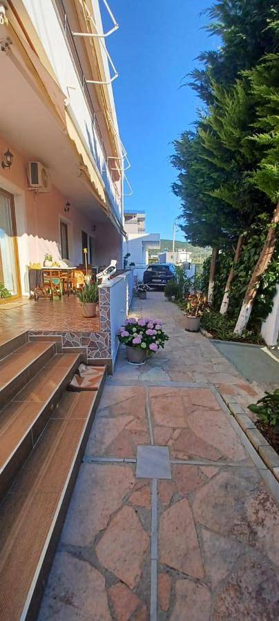 Location de vacances pour 2 personnes, avec vue et jardin dans Ksamil - 2