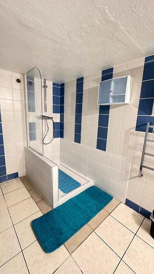 Appartement entier, La Souste appartement avec jardin privatif in La Fare-en-Champsaur, Parc national des Écrins