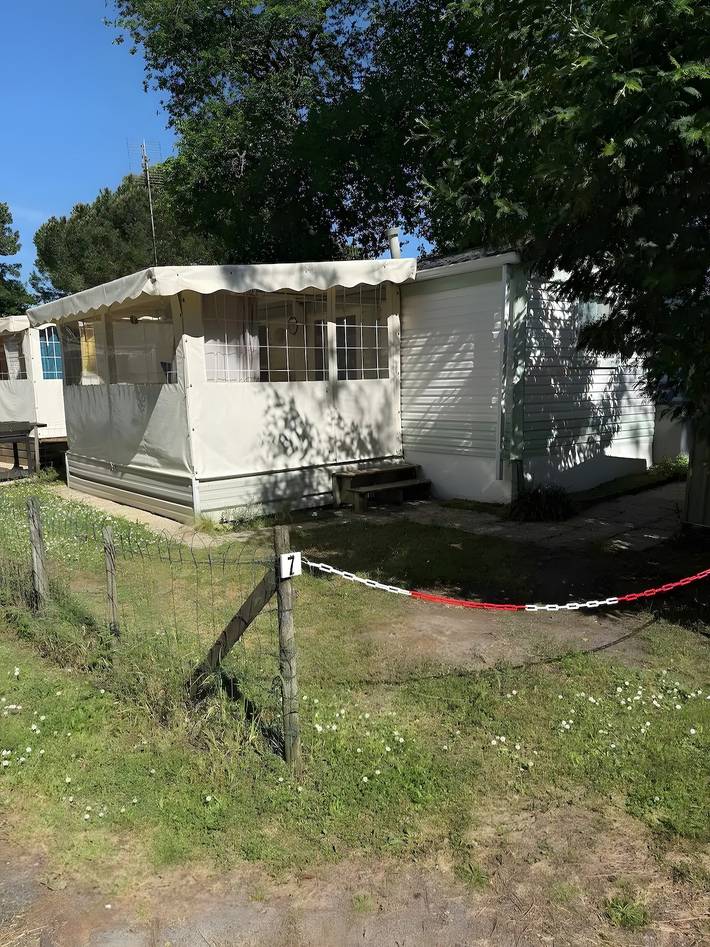 Camping pour 4 personnes, avec bassin pour enfant et jardin, adapté aux familles à La Tremblade - 2