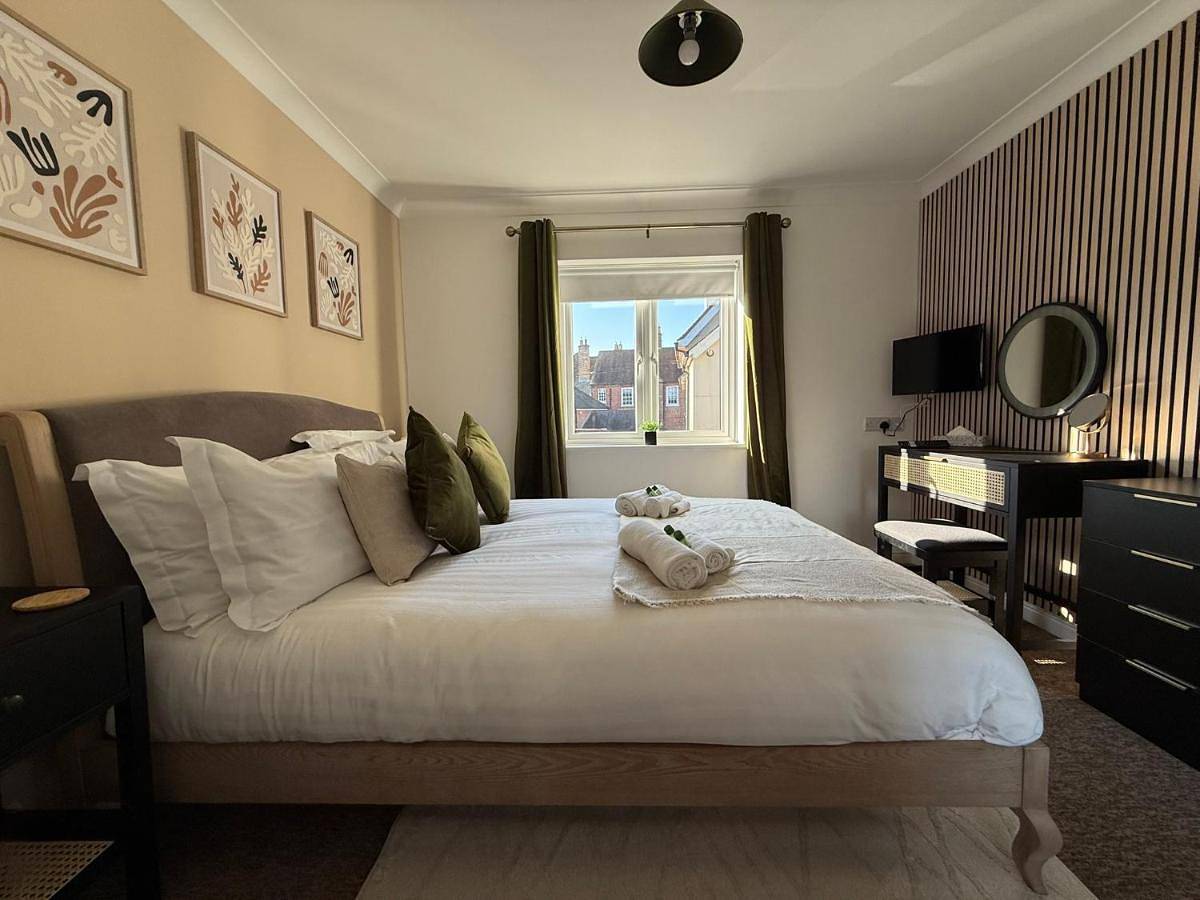 Two-Bedroom House in Ringwood, Hampshire