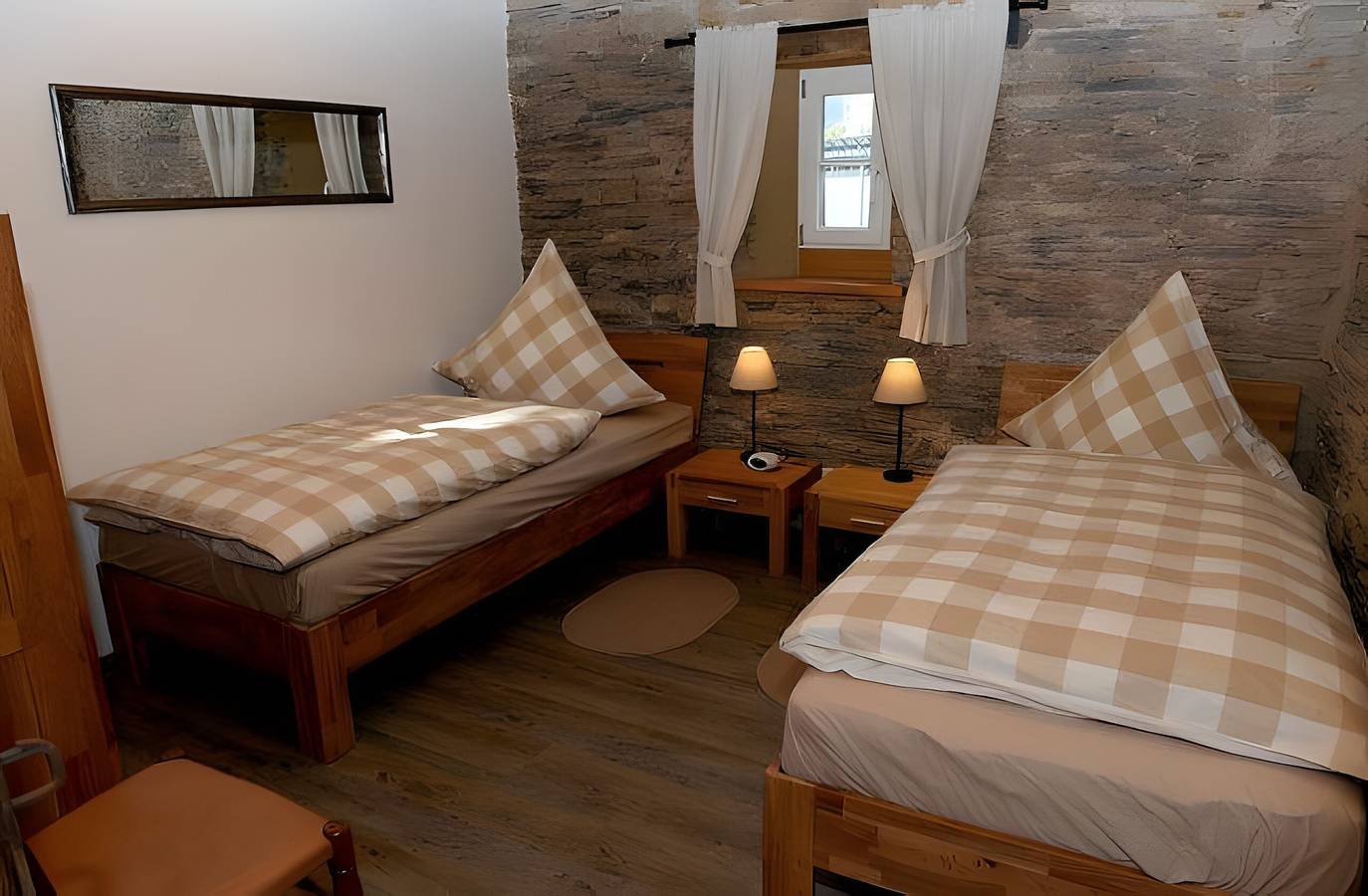 Ganze Wohnung, Apartment „Kornboden“ mit gemeinsamer Terrasse, Garten und Wlan in Neuenrade, Märkischer Kreis