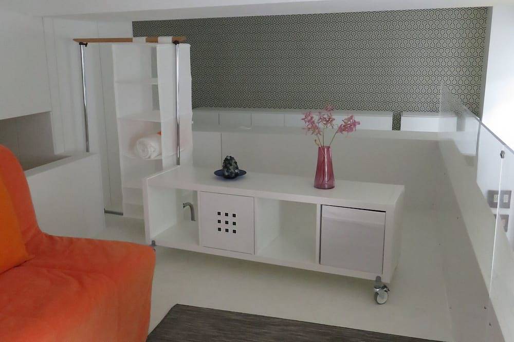Appartement entier, Appartement calme sur jardin , idéalement situé au coeur de La Rochelle in La Rochelle, Région de La Rochelle
