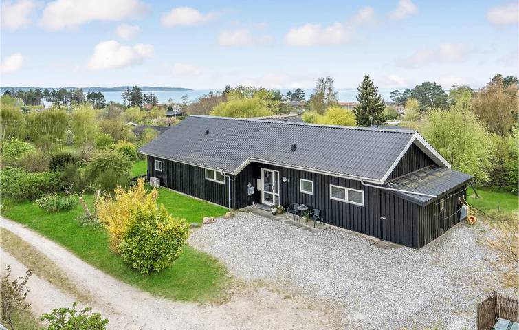 Ferienhaus für 8 Personen, mit Terrasse und Whirlpool sowie Sauna