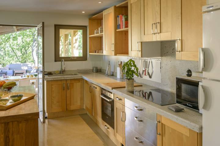 Location de vacances pour 12 personnes, avec terrasse et jardin à Roussillon - 2