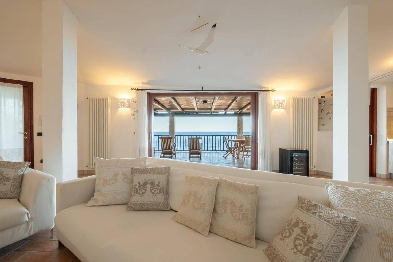 Discesa a mare privata - Villa Deluxe Sul Mare in Villaggio Piras, La Maddalena