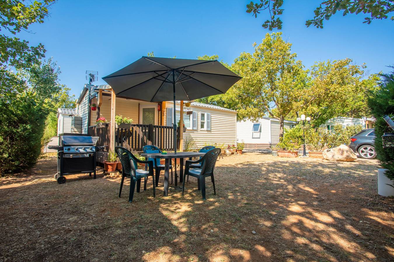 Mobil-home 'Salamandre' avec vue sur le lac, piscine partagée et climatisation in Sainte-Croix-du-Verdon, Parc naturel régional du Verdon