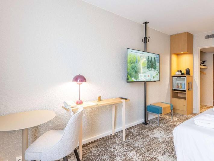 Hôtel pour 3 personnes, avec piscine et jardin à Voreppe - 3