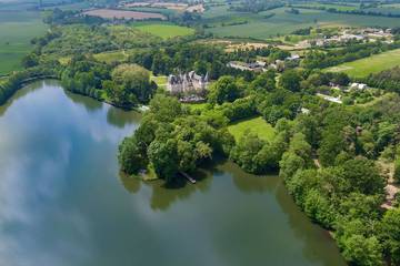 Gîte pour 38 personnes, avec piscine et jardin à Grez-Neuville