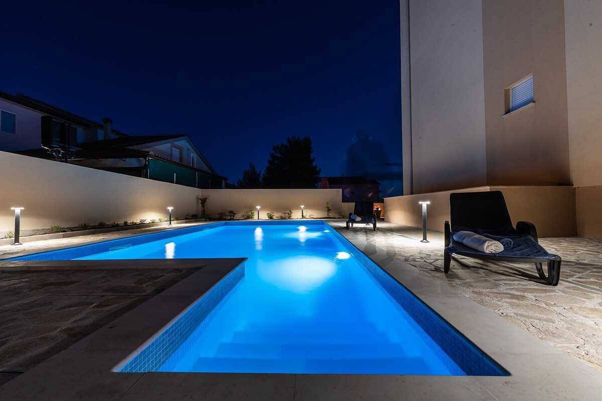 Ganze Wohnung, Ferienwohnung für 5 Personen mit Terrasse in Mulo, Vrsi