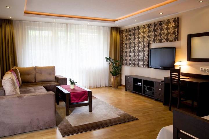 Alojamiento y desayuno para 3 personas, con sauna además de jardín y jacuzzi - 1