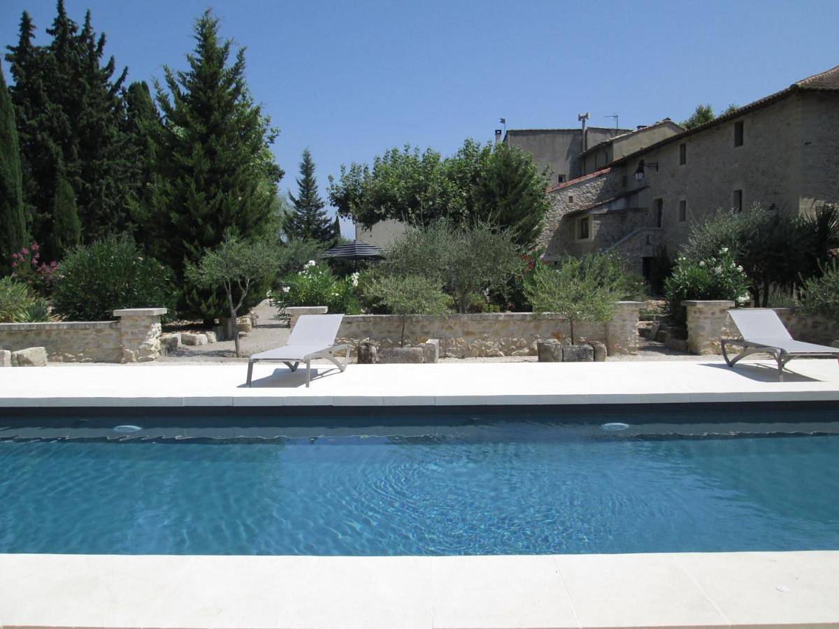 Quadruple Room with Private Bathroom in Graveson, Région d'Arles