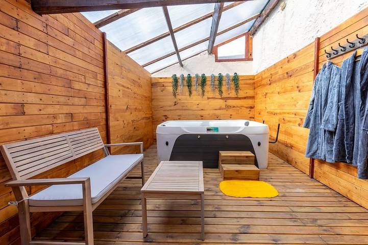 Location de vacances pour 6 personnes, avec jacuzzi dans Bagneux (Indre)