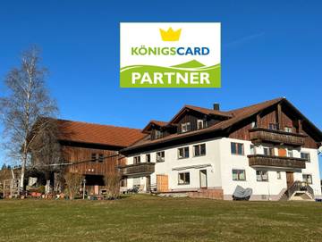 Ferienwohnung für 4 Personen, mit Ausblick und Balkon sowie Garten, kinderfreundlich in Görisried