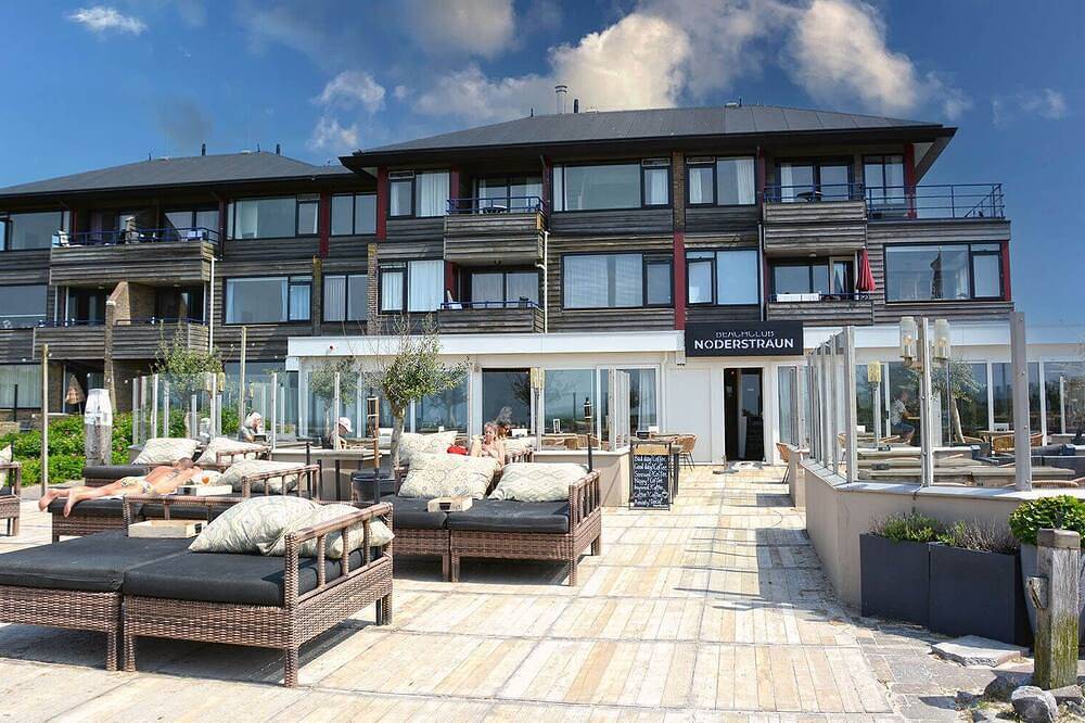 Ganze Wohnung, Sunny 4-person apartment 50 meters from the beach in Schiermonnikoog