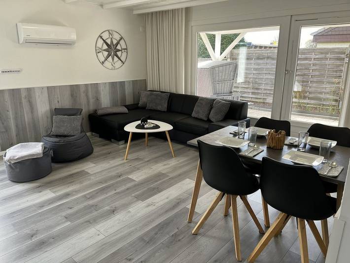 Ferienhaus für 4 Personen, mit Terrasse und Garten in Warwerort