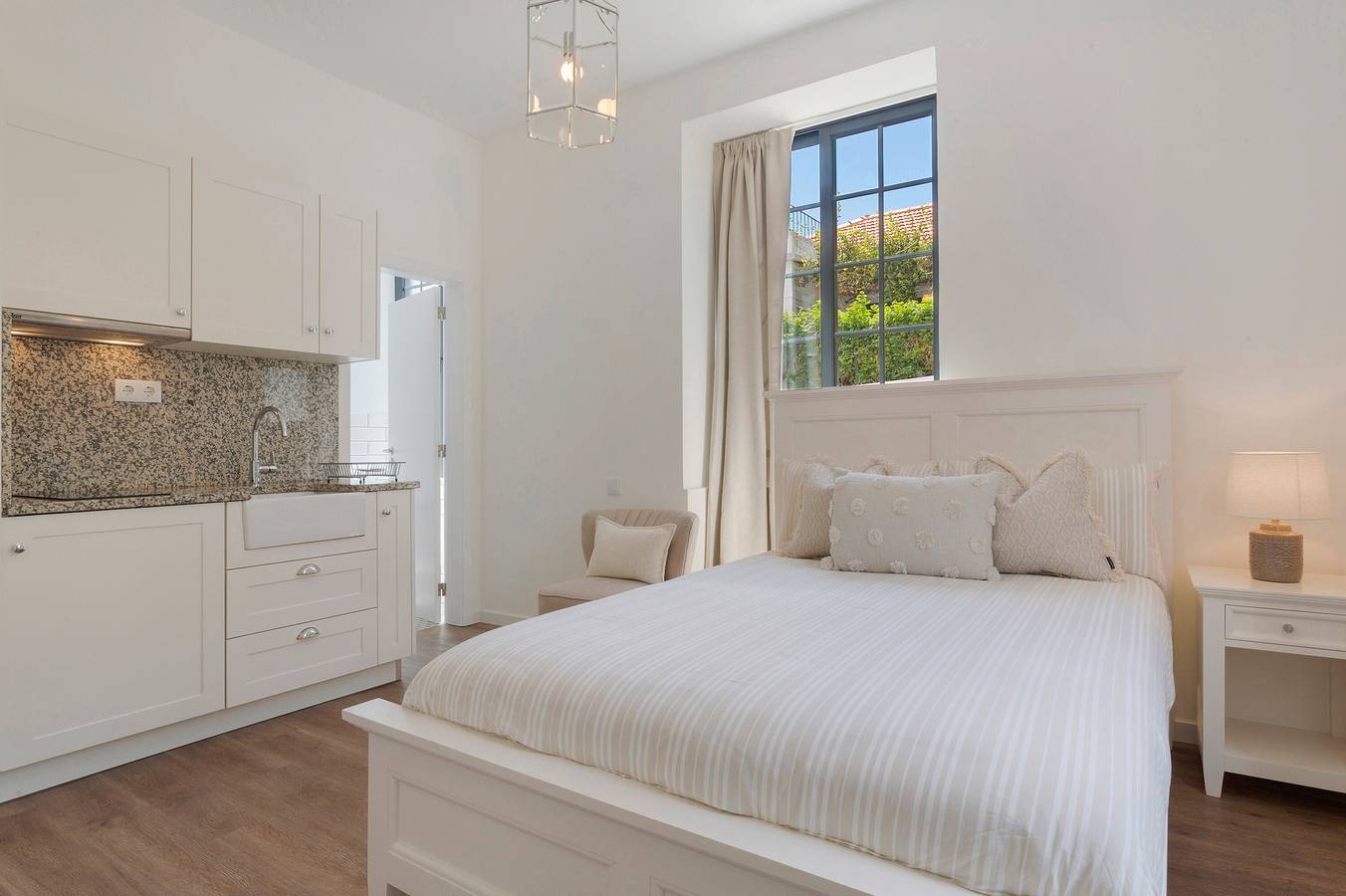 Helt studio, Studio Apartment '1' with Shared Pool, Shared Garden and Wi-Fi in São Martinho, Madeira
