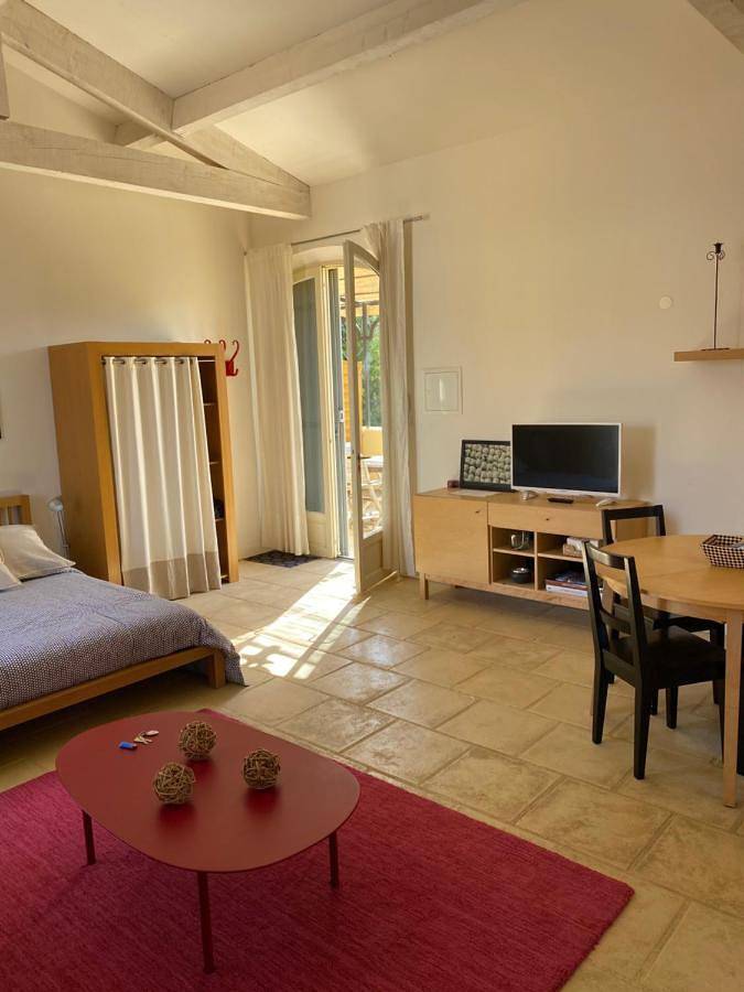 Gîte pour 2 personnes, avec jardin à Trets - 2